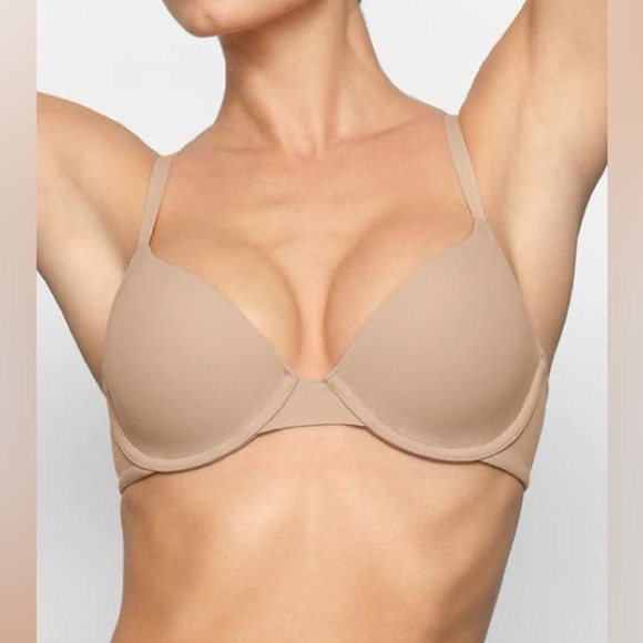 SKIMS Fits Everybody T-Shirt Bra Size - Picture 1 of 5